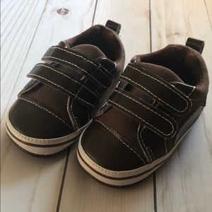 Size 3 Brown baby crib shoes